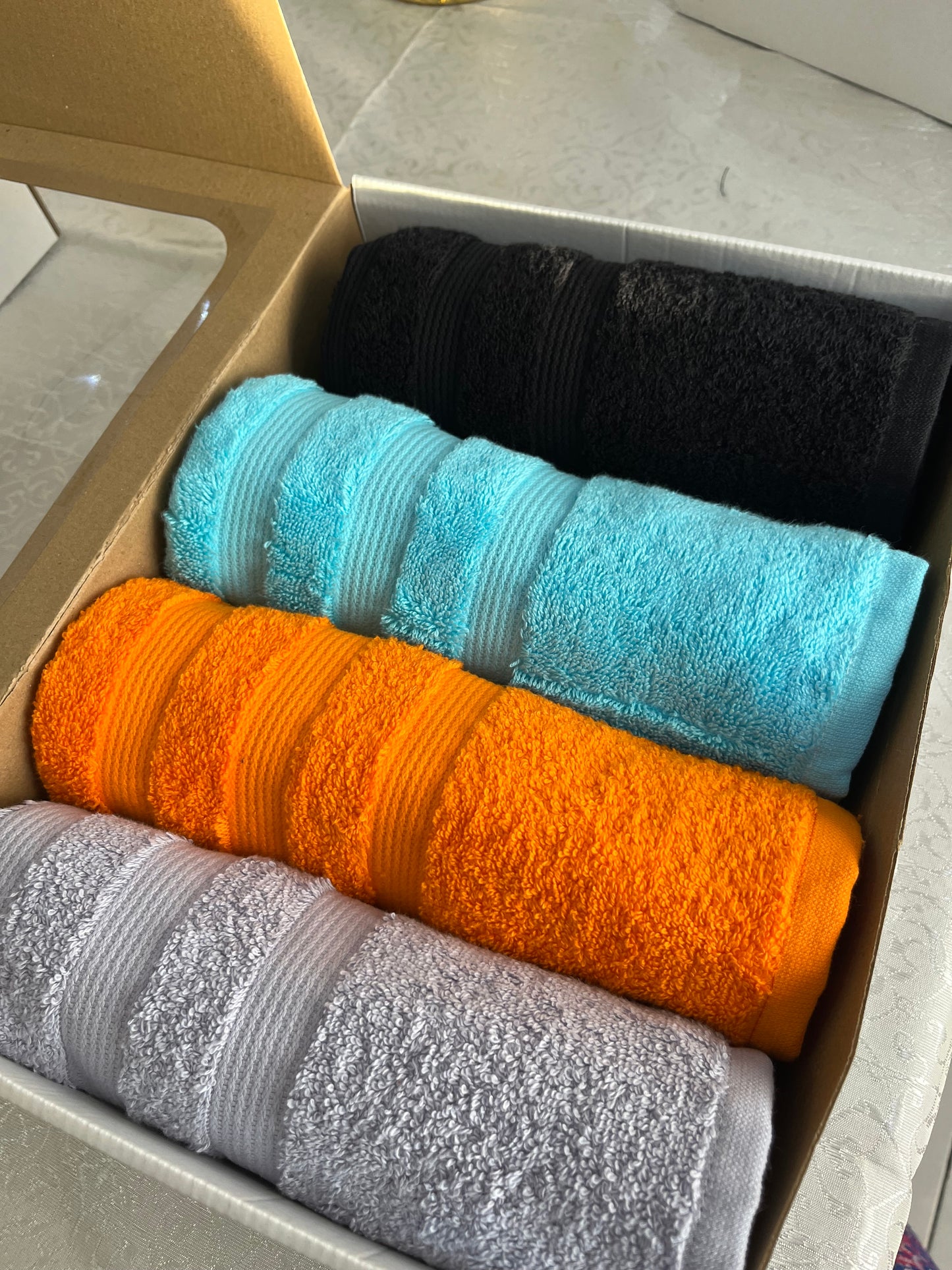 Pack serviettes visage 4 pièces qualitée ULTRAS SUPERIEUR